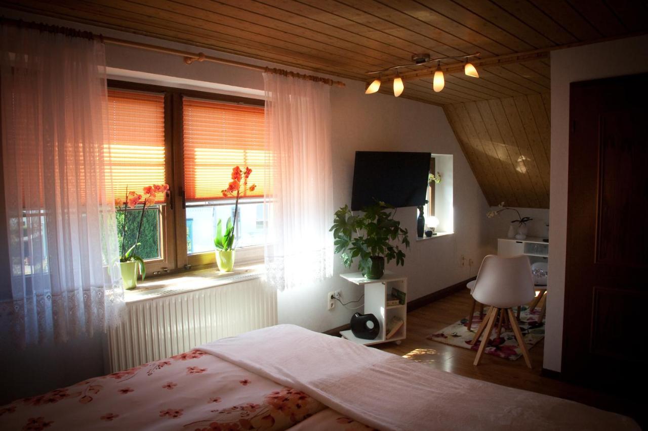 Gaestezimmer Im Gruenen Haus Daire Thum Dış mekan fotoğraf